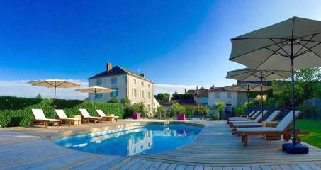Chambre d’hôte pour 2 personnes, avec vue ainsi que jardin et piscine à Mézières-sur-Issoire