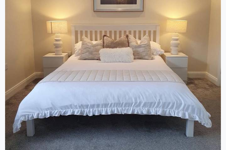 Beautiful 3-Bed House in Sunny Killough Down in Condado de Down