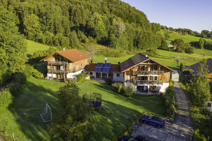 Ganze Ferienwohnung, Ferienwohnungen Erlebnisnaturhof - Ferienwohnung Ii mit zwei Schlafzimmern und Süd-Terrasse, 64 qm, Hund zu buchbar in Kampenwand, Aschau im Chiemgau