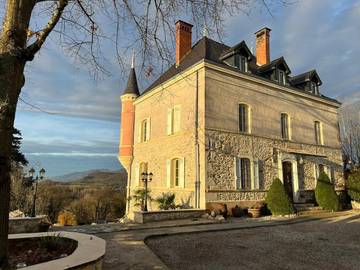 Maison d’hôte pour 3 personnes, avec jardin ainsi que vue et terrasse à Saint-Genix-sur-Guiers