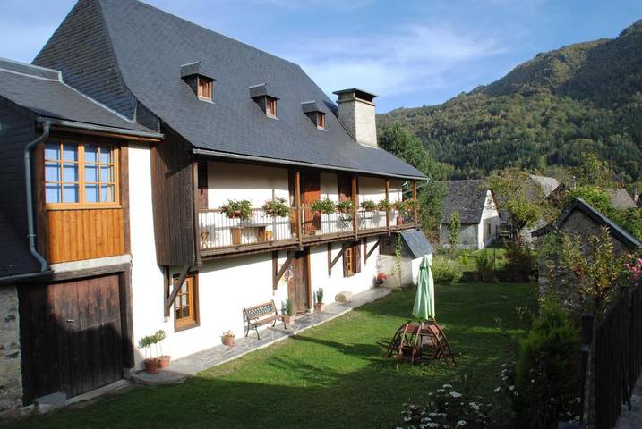 Alojamiento y desayuno para 2 personas, con terraza además de vistas y jardín - 1