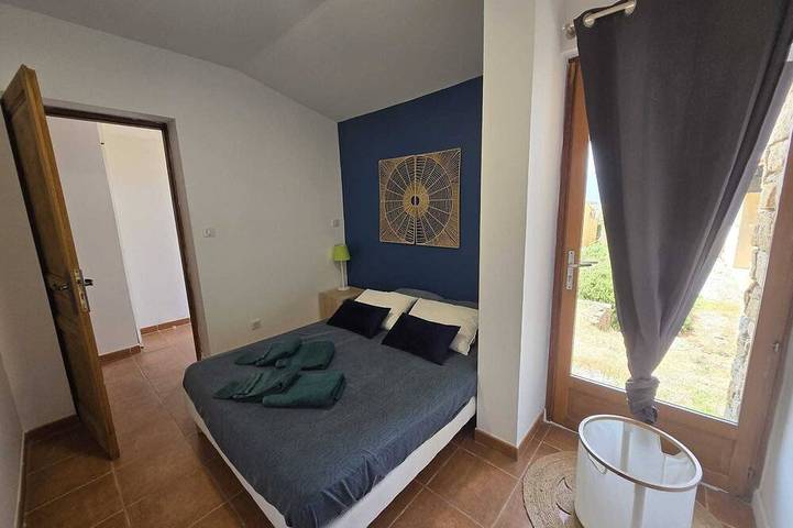 Location de vacances pour 5 personnes, avec jardin et piscine, animaux acceptés à Serra-di-Ferro - 3