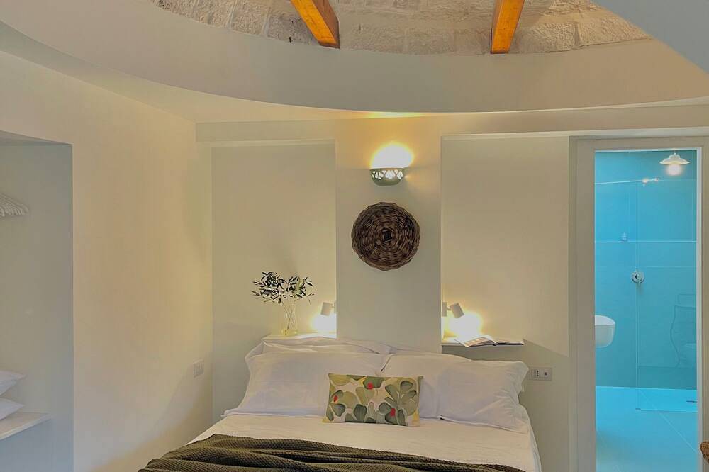 3-bedroom villa in enchanting Puglia with Ac, Wifi in Putignano, Province de Bari