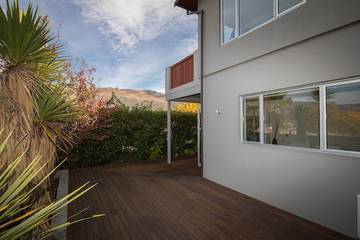Holiday Home for 10 People in Wanaka, Otago, Photo 1