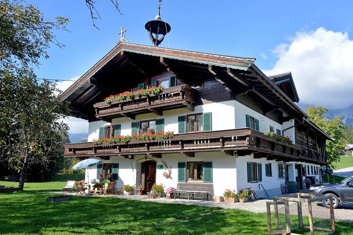 Ferienwohnung für 6 Personen, mit Balkon und Garten sowie Sauna