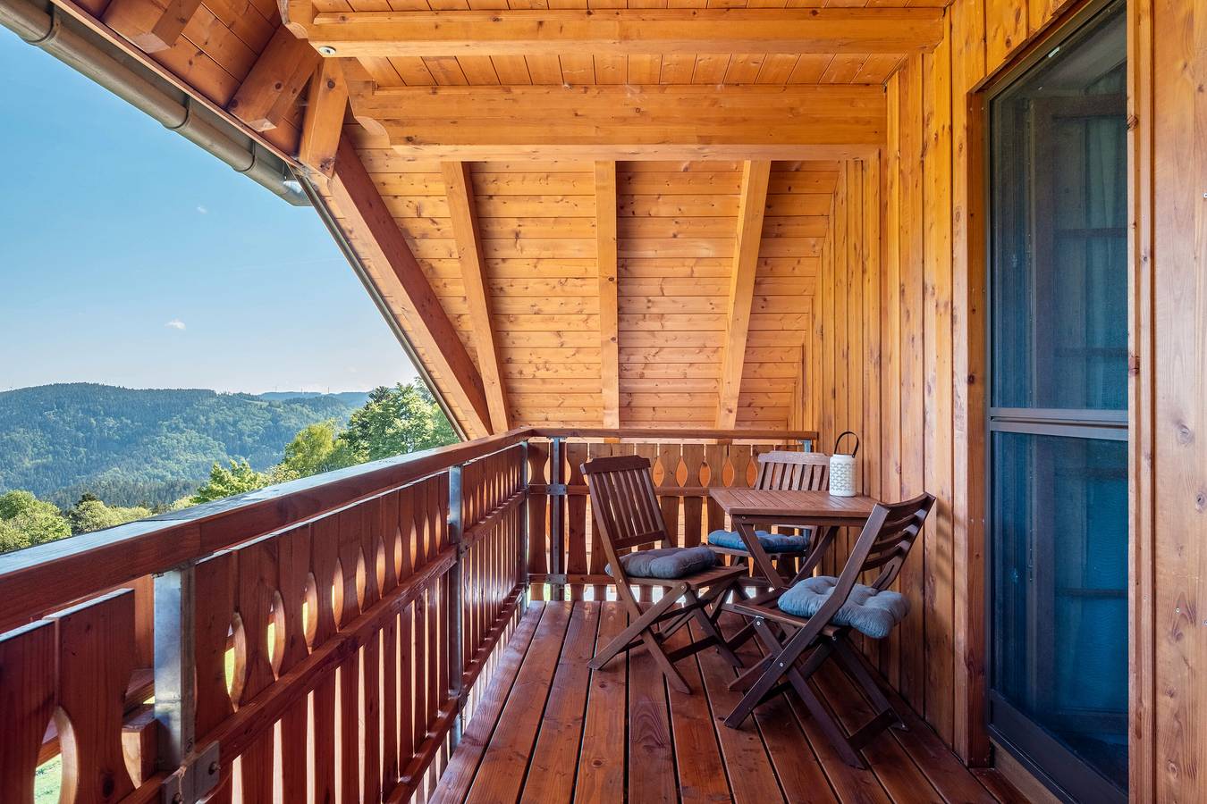 Ganze Wohnung, Ferienwohnung 'Panoramablick, 85qm' mit Gemeinschaftsterrasse, Gemeinschaftsgarten und Wi-Fi in Schonach, Südschwarzwald