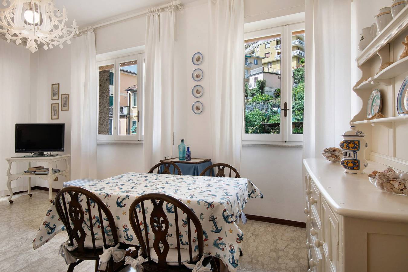Cały apartament, Apartment 'Zaffiro  with Garage' with Private Terrace, Wi-Fi and Air Conditioning in Rapallo (Miasto), Rapallo