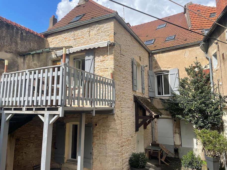 Appartement entier, Evasion en Bourgogne avec terrasse privée in Chagny, Région de Chalon-sur-Saône