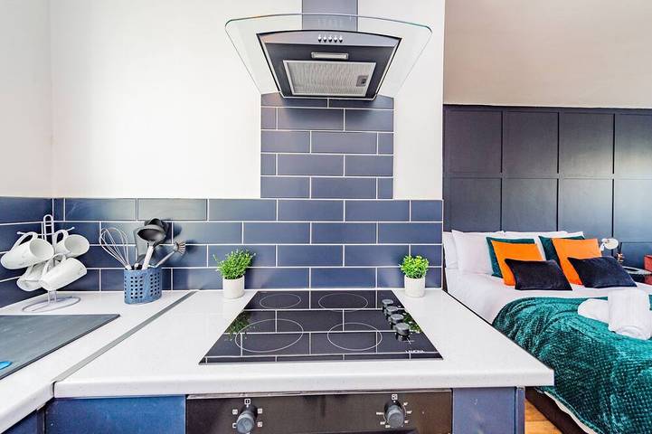 Appartement entier, Premium-Studio-Annexe-Sdb privée avec douche-Vue sur Jardin in Merseyside