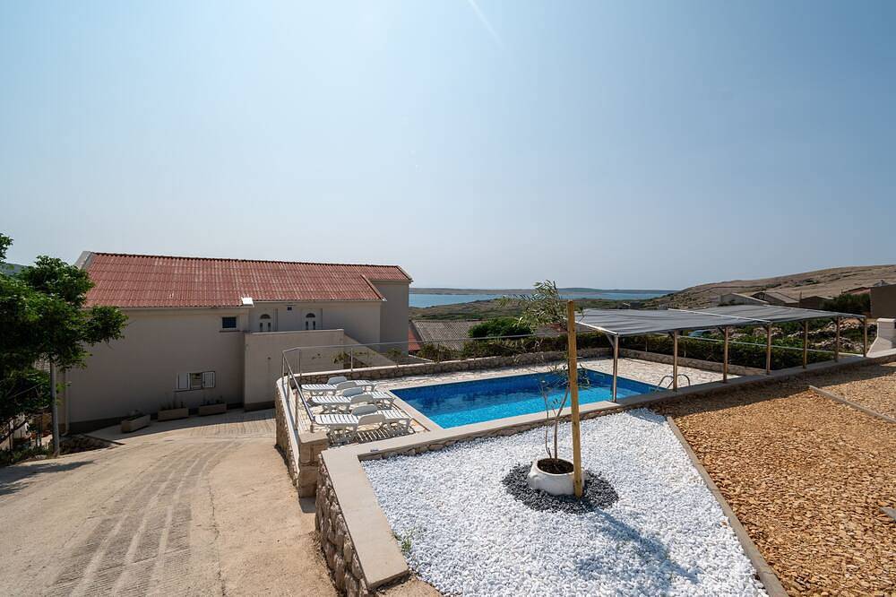 Apartamento entero, Apartamento para dos personas con terraza y vista al mar Zubovici, Pag (A-9365-d) in Zubovići, Pag