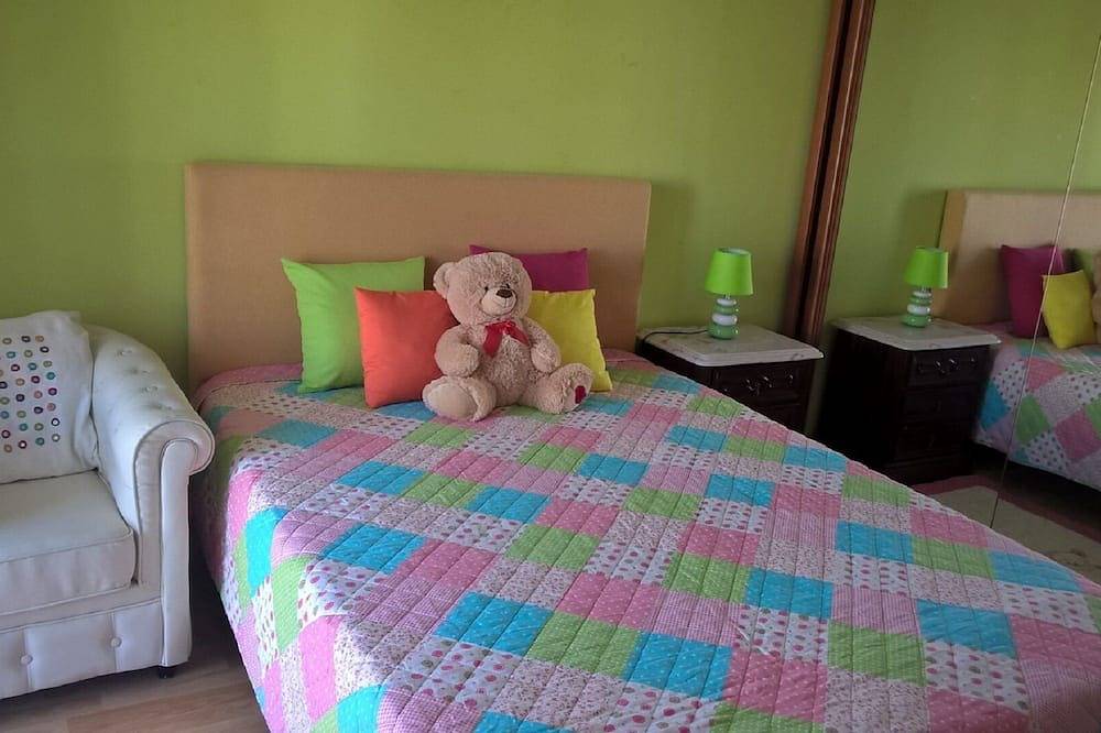 Ganze Wohnung, Gemütliches Zimmer mit Balkon in Celas in Sé Nova (Coimbra), Coimbra