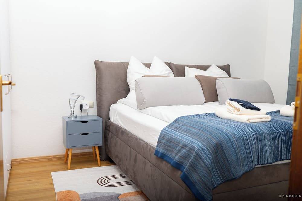 Ganze Wohnung, Taros Home -der Wohlfühl Oase mit Balkon, Coffee, 3 Betten und Homeoffice Platz in Herrenberg, Nordschwarzwald