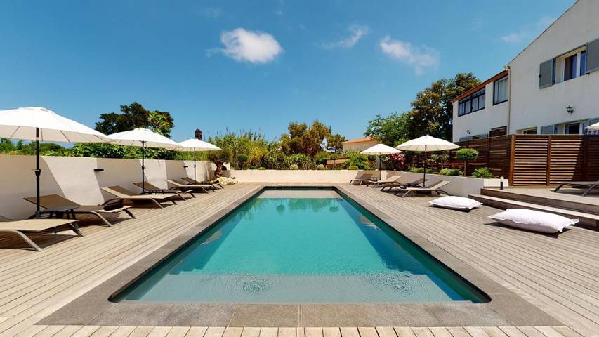 Maison de vacances pour 4 personnes, avec terrasse et piscine, animaux acceptés