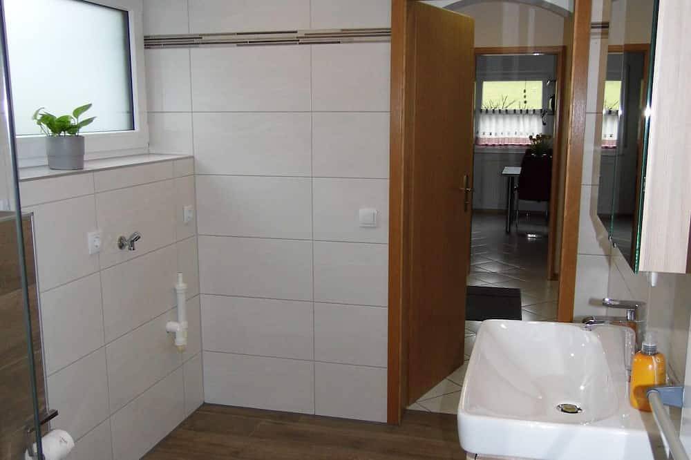 Ganze Wohnung, Ferienwohnung 60qm mit Küche und Terrasse in Hilchenbach, Kreis Siegen-Wittgenstein