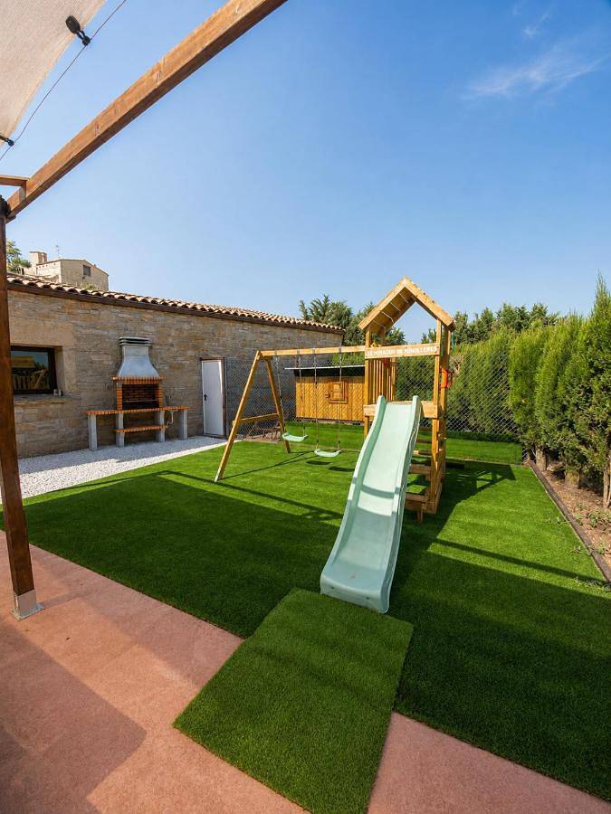Casa rural para 16 personas, con Terraza y Jardín además de Piscina y Vistas en Segarra - 4