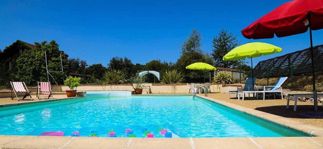 Location de vacances pour 8 personnes, avec vue et bassin pour enfant ainsi que piscine et jardin, animaux acceptés à Madiran - 2