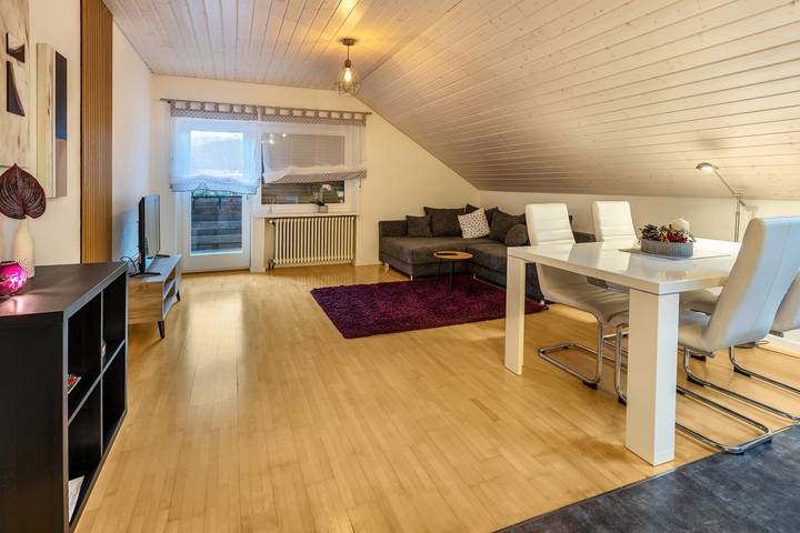 Appartement entier, Appartement de vacances pour 4 personnes avec balcon in Hohentengen am Hochrhein, Hautes Forêts-Noires