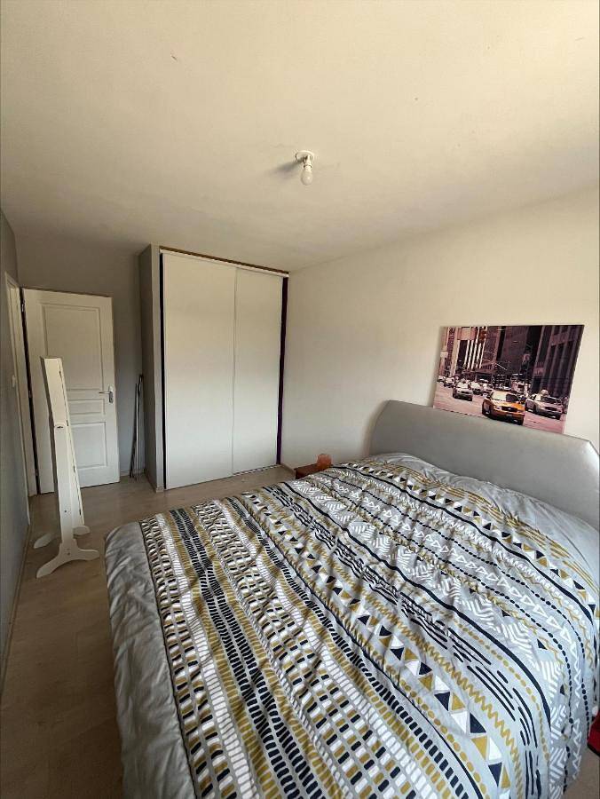 Location de vacances pour 8 personnes, avec terrasse ainsi que piscine et vue dans Chaum - 2