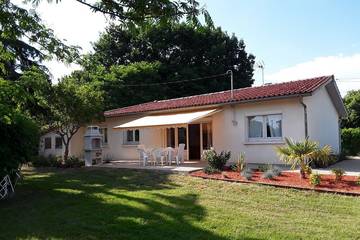 Gîte pour 6 personnes, avec terrasse et jardin à Mirande