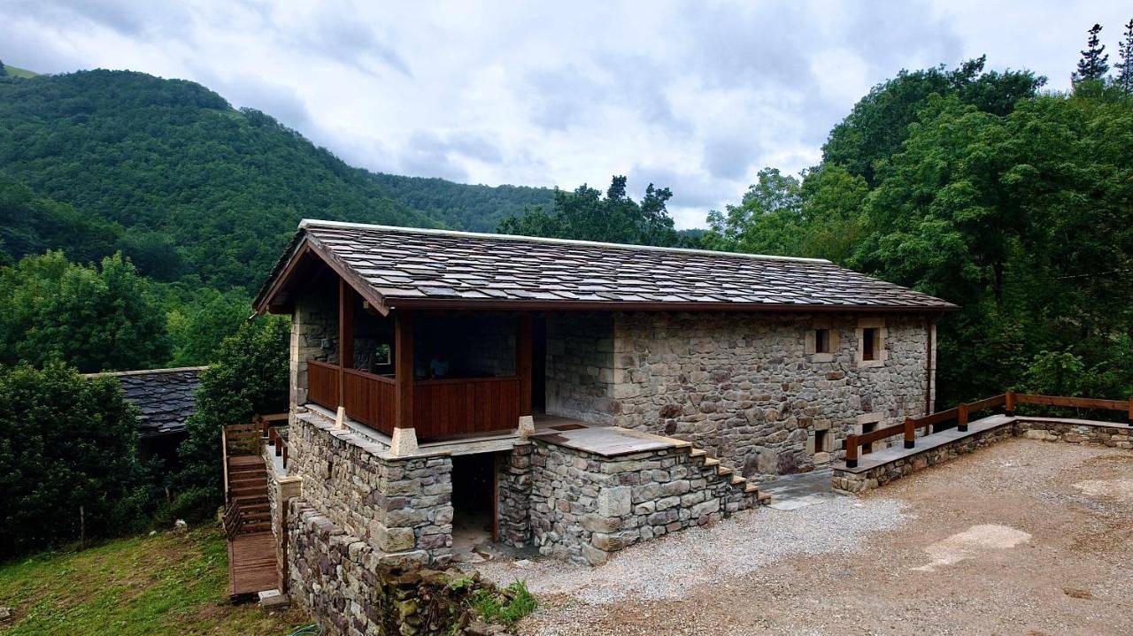 Apartamento entero, Cabaña Pasiega Castro Valnera in Vega de Pas, Cordillera Cantábrica