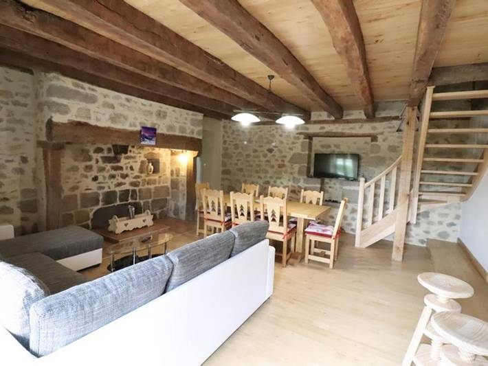 Location de vacances pour 8 personnes dans Le Rouget-Pers - 2