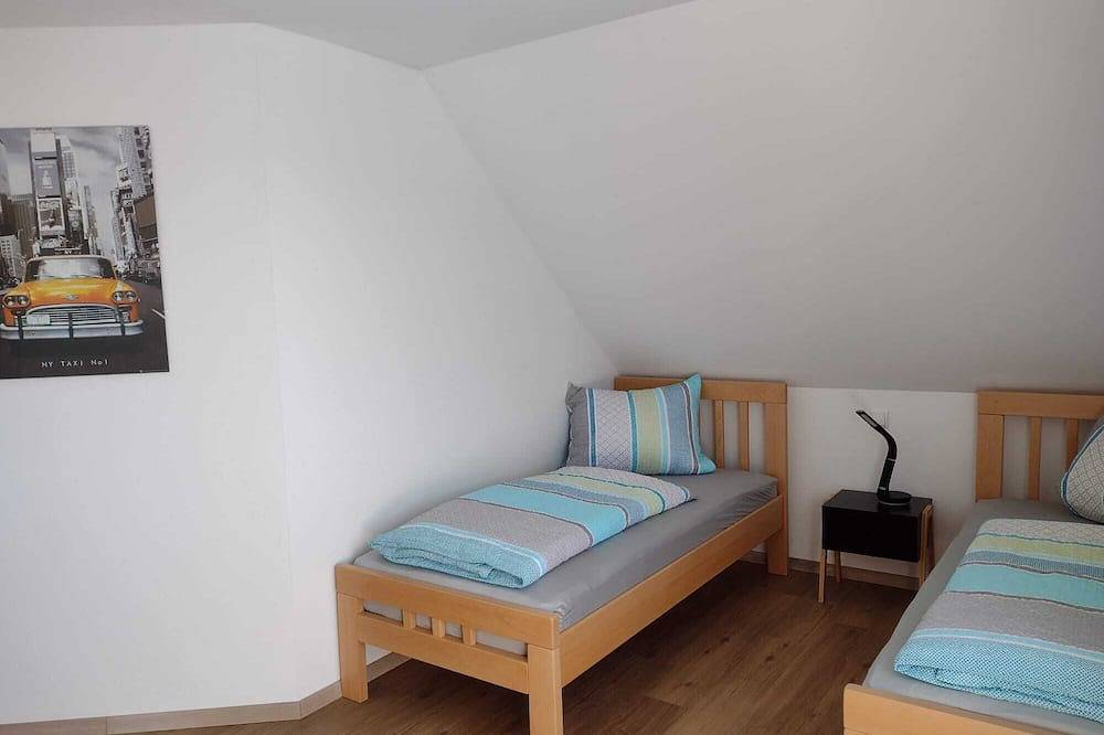 Ganze Wohnung, Ferienwohnung mit Balkon  95m², für 2-6 Personen  ​in der Fränkischen Schweiz in Ahorntal, Frankenalb