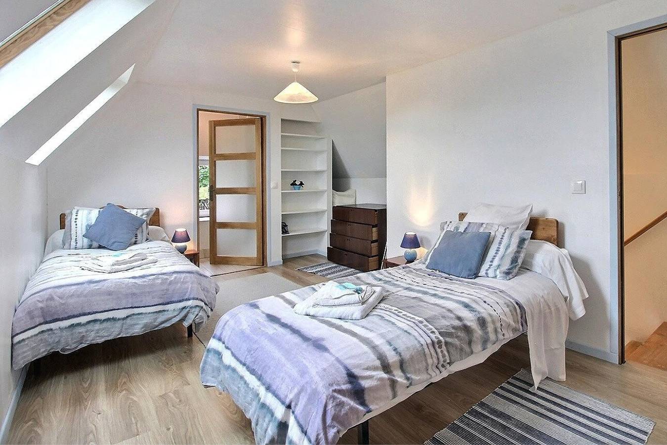 Maison de vacances pour 4 personnes avec terrasse in Kerien, Région de Guingamp