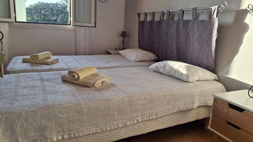 Chambre d’hôte pour 2 personnes, avec Terrasse ainsi que Jardin et Vue à Sotta - 4