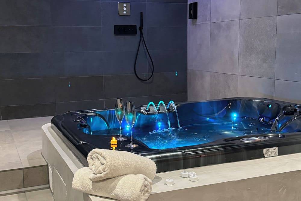 Apartamento entero, The Secrets of Eros: Suite De Luxe in Dax, Region de Dax