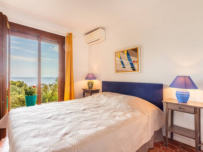Ferienhaus für 7 Personen, mit Terrasse und Garten in Hyeres - 4