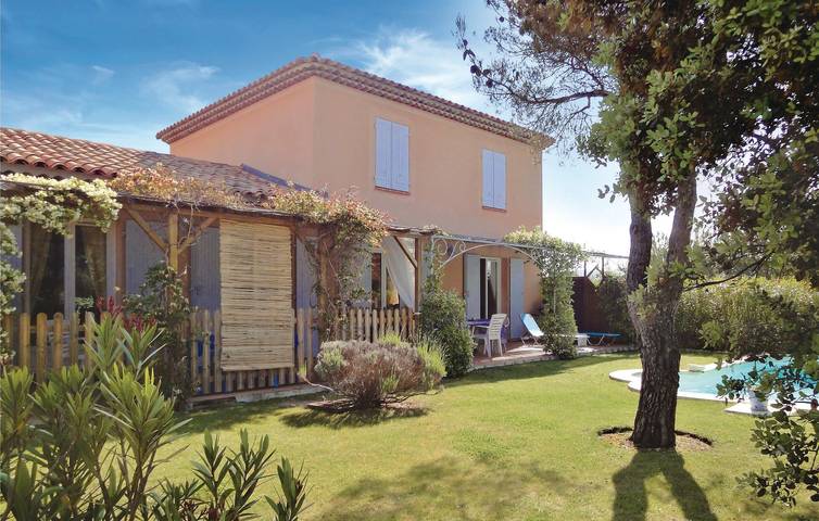 Location de vacances pour 8 personnes, avec terrasse ainsi que jardin et piscine, animaux acceptés à Mallemort - 2