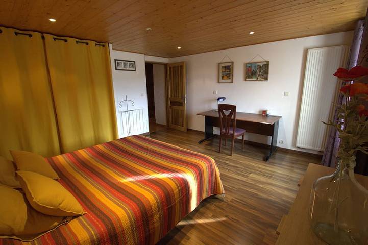 Between lake and mountains, a vacation resort in a 3000 m² wooded park in Ayn, Chambéry und Umgebung