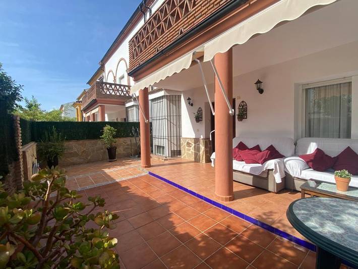 Casa rural para 8 personas, con vistas además de terraza y piscina, Se admiten mascotas en El Bosque - 4