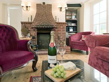 Log Cabin for 6 People in Northamptonshire, Midlands, Photo 3