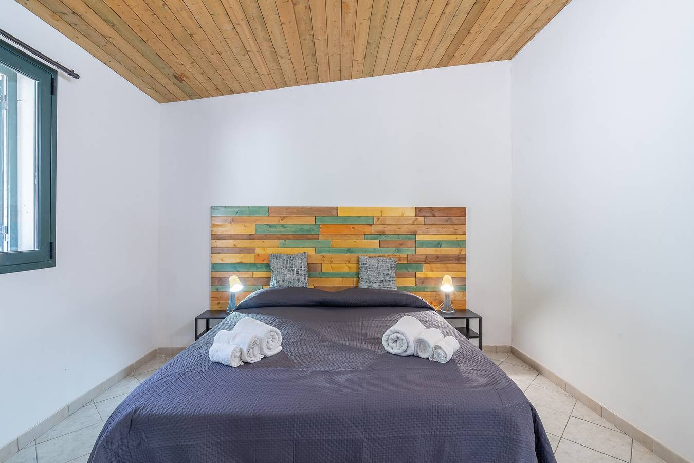 Entire studio, Studio 'Limone - Fiumara Val Di Noto' with Mountain View, Wi-Fi and Air Conditioning in Noto, Noto region