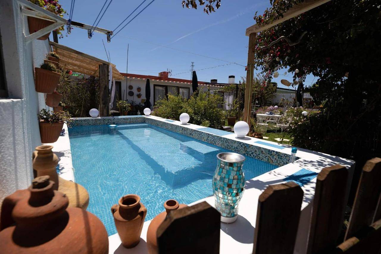 Beach House Babylon guest house with kitchenette and garden in Ria de Aveiro, Torreira