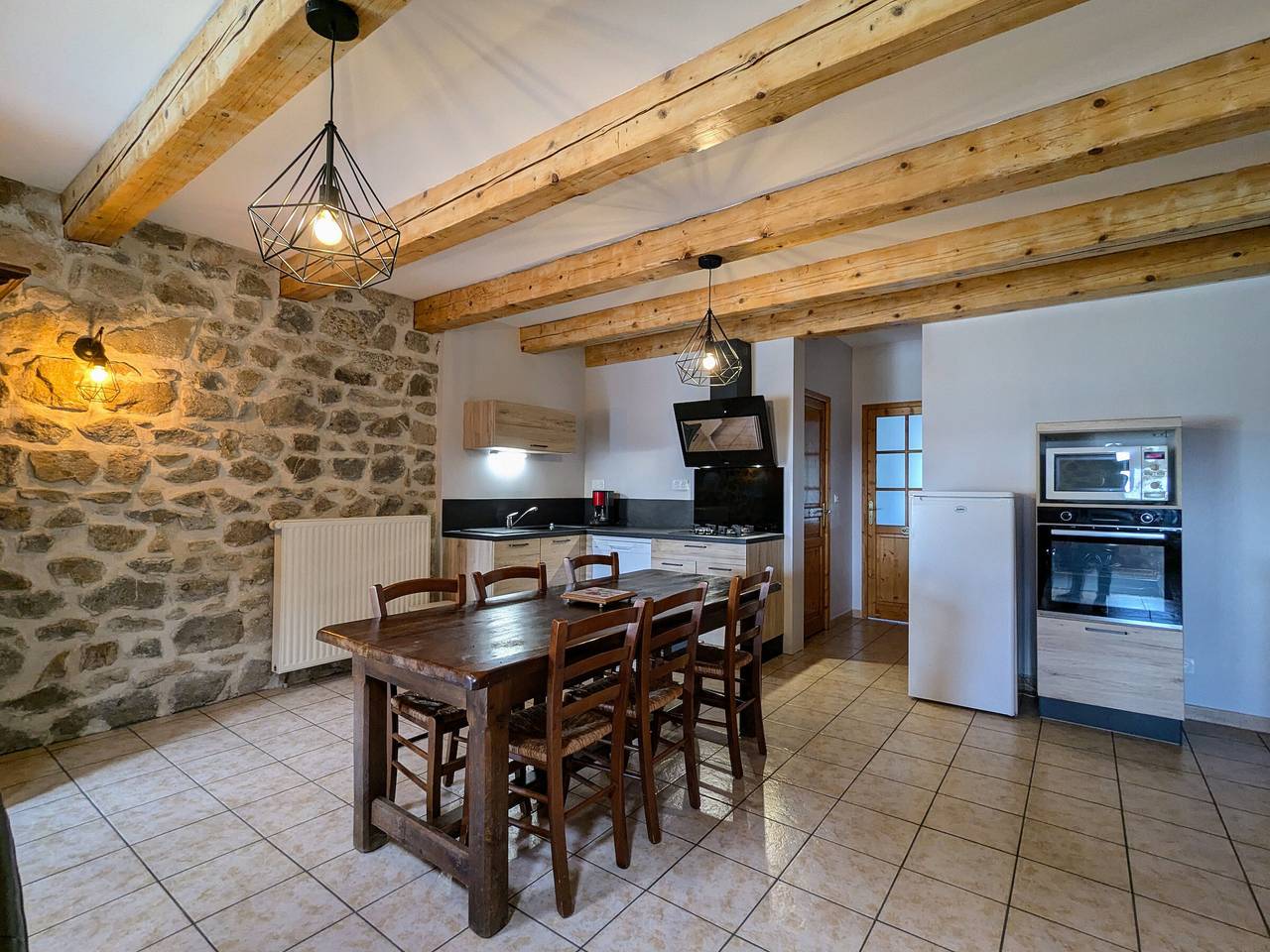 Gîte de charme en campagne, 5-8 pers., cheminée, nature, proche Pilat, activités à proximité in Saint-Romain-Lachalm, Haute-Loire