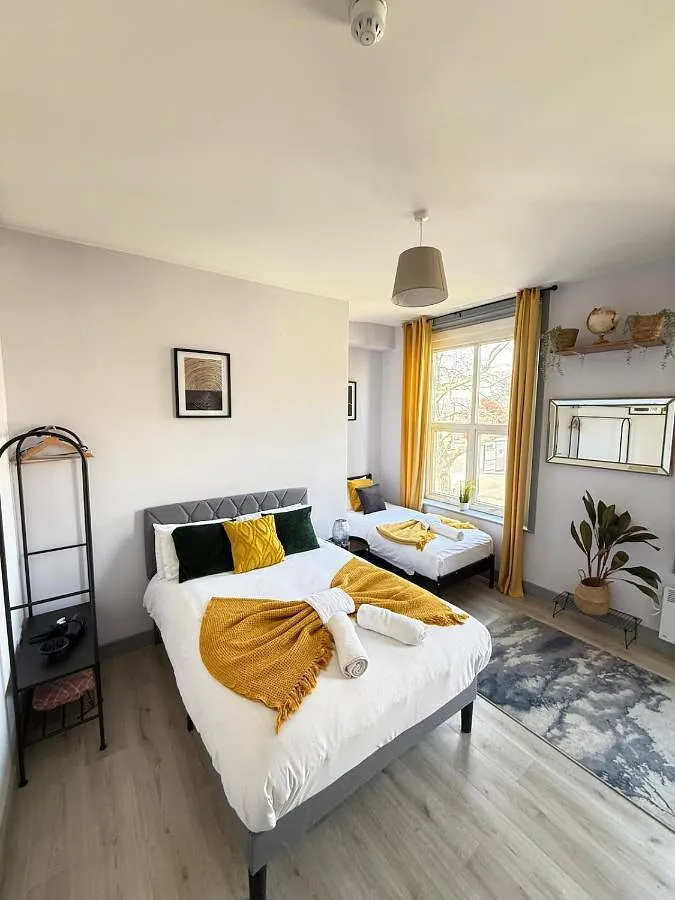 Economy Twin Room in Lewisham, London