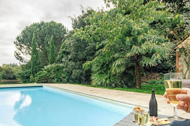 Location de vacances pour 22 personnes, avec piscine à Corcoué-sur-Logne