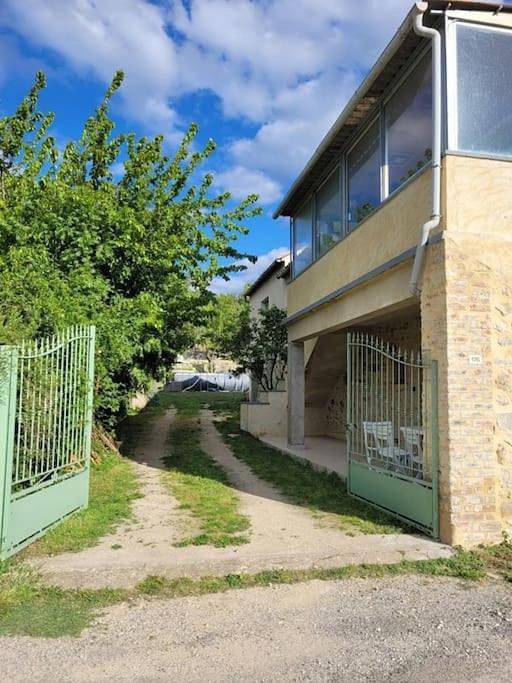 Appartement de vacances pour 6 personnes, avec terrasse et piscine