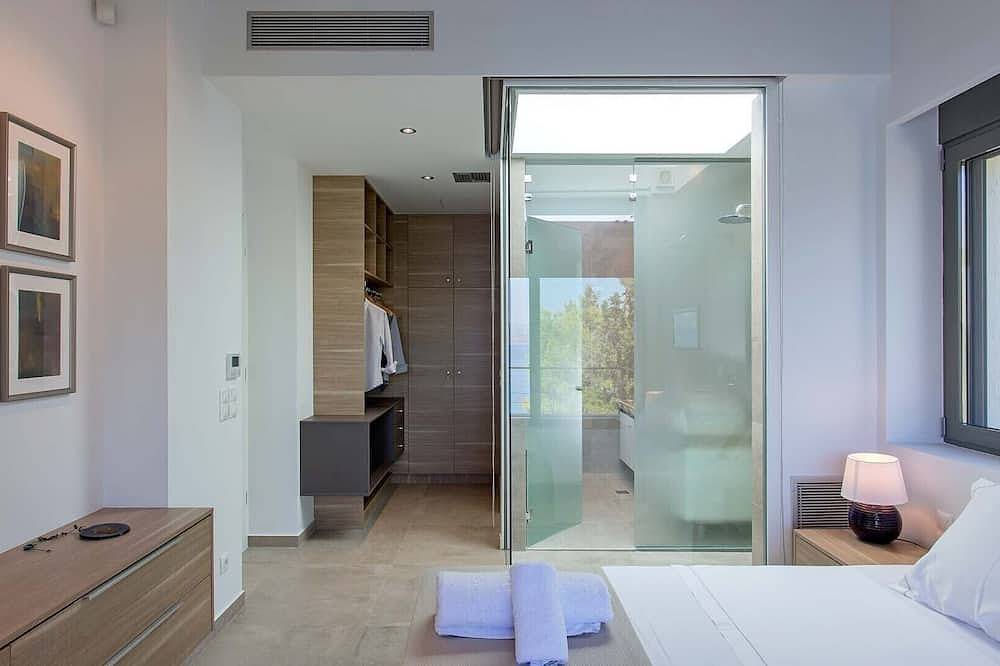 Villa Starlett, luxuriöse Villa direkt am Meer mit privatem Pool in der Nähe von Nafplio in Xiropigado, Kynouria