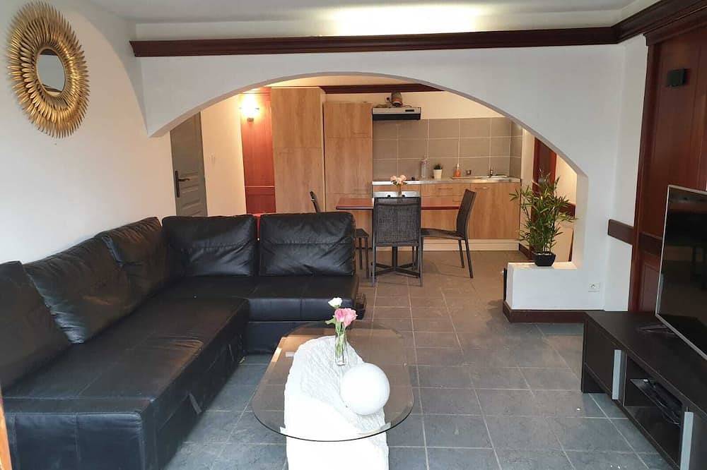 Appartement entier, Appartement Maison avec Spa 6 personnes proche mer in Hôpital-Camfrout, Région de Brest