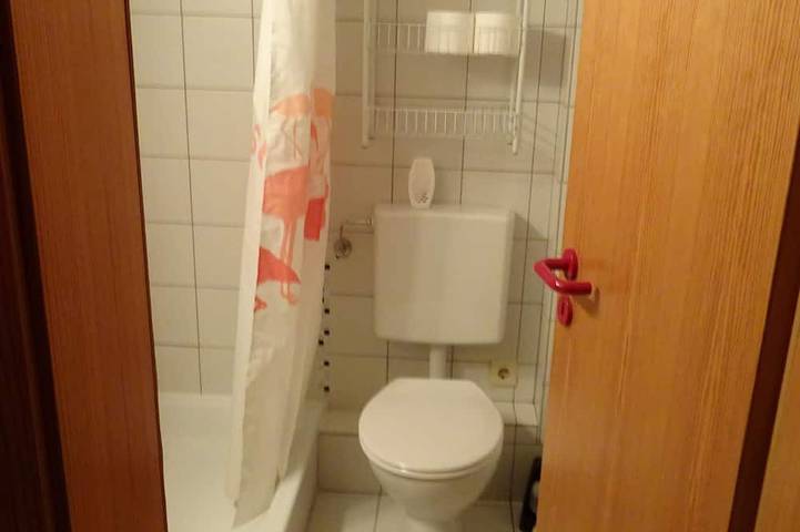 Ganze Wohnung, Ferienwohnung Seeräuber ruhig gelegen,Balkon,  nur 300m zum grünen Badestrand in Friedrichskoog-Spitze, Friedrichskoog