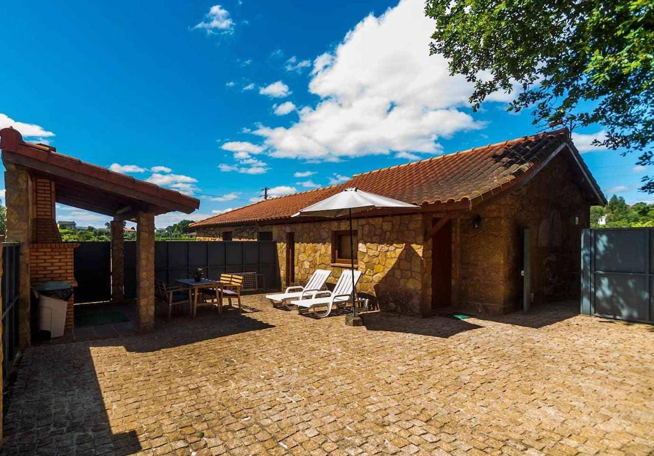 Casa das Vinhas (Camélias de Basto-Turismo Rural) in Codeçoso, Distrito de Braga