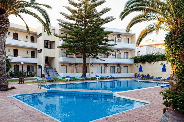 Appart’hôtel pour 2 personnes, avec Balcon et Terrasse ainsi que Jardin et Bassin pour enfant