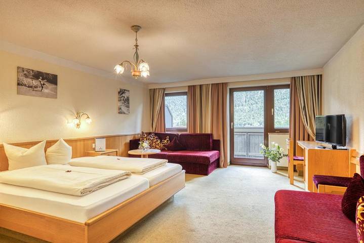 Hotel, mit Balkon und Terrasse sowie Garten und Sauna in Tarrenz - 3