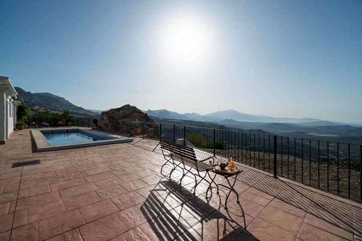 Casa rural para 10 personas, con Terraza y Jardín además de Piscina y Vistas en Colmenar