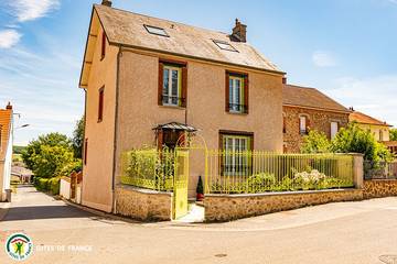 Gîte pour 9 personnes, avec jacuzzi ainsi que terrasse et jardin, animaux acceptés dans Marne