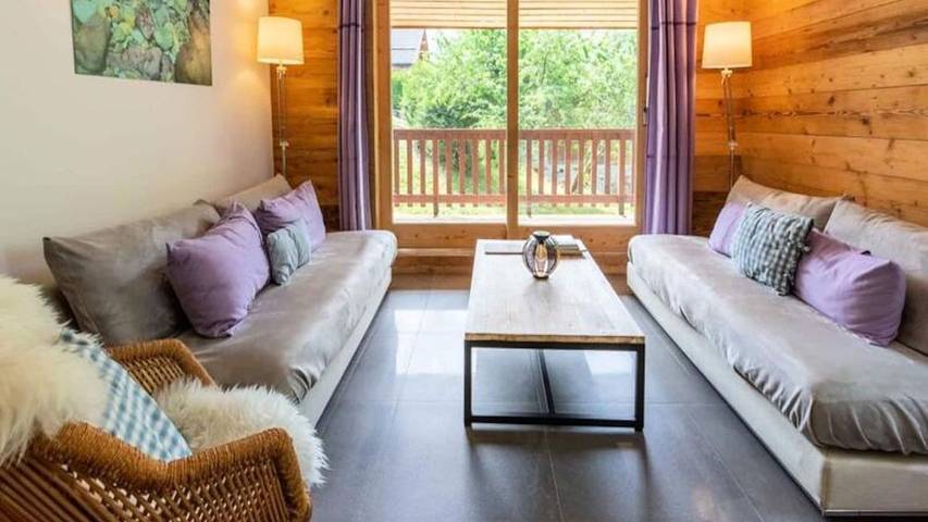Location de vacances pour 9 personnes, avec terrasse à Courchevel