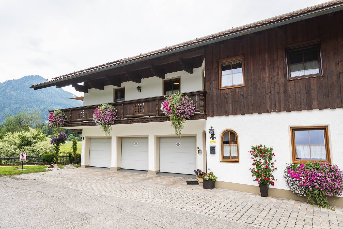 Ferienhaus Eva inkl. Chiemgaukarte - Ferienhaus 120qm, Balkon u Terr., Küche, 3 Schlafzimmer, Wohnzimmer, Wlan, 6 P. in Ruhpolding, Bayerische Alpen